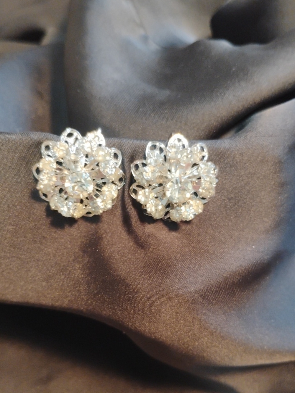 Vintage 1970s Sarah Coventry "Symphony" Rhinestone Starburst Clip On Earrings